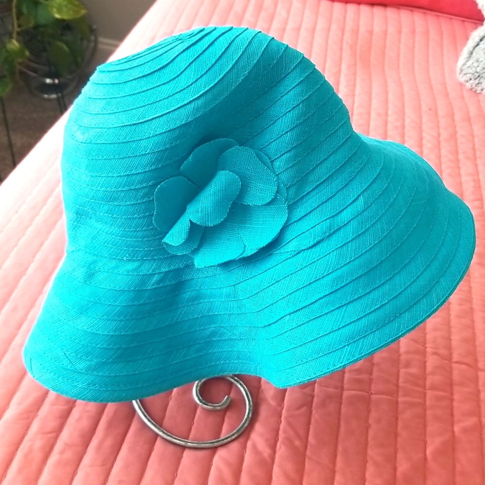 August Luxury Linen Sun Hat
